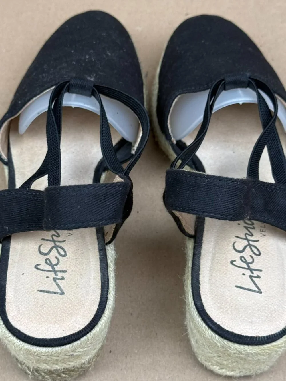 Women's LifeStride Velocity 2.0 Black Espadrille Wedge Sandals Size 9M damage